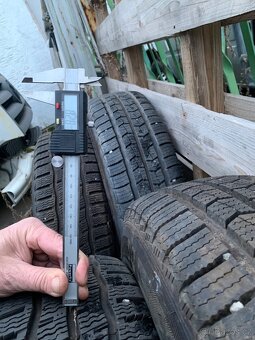 215/75/16C zimní pneu obuté na diskách na peugeot boxer - 7