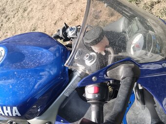 Yamaha R6 - 7