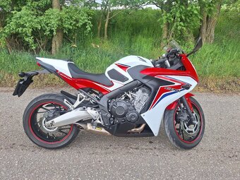Honda CBR650f - 7
