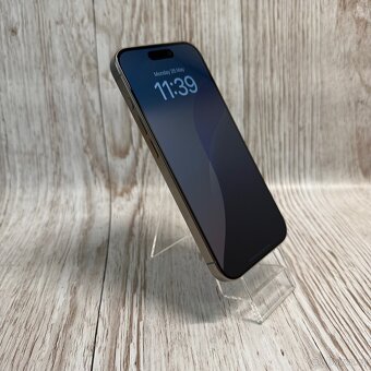 iPhone 15 Pro 128GB, nature, 100% baterie,vada na displayi - 7