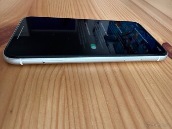 Apple IPhone 11 64GB - top stav - 7