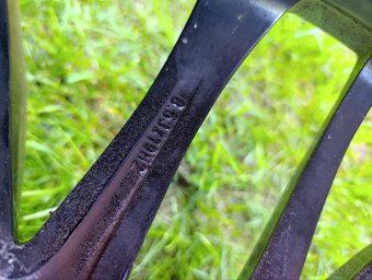 ALU kola Tomason R19 - 7