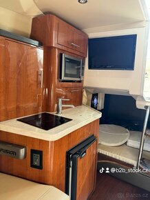 Kajutova lod´ Regal 28 Express. 2012 rok - 7