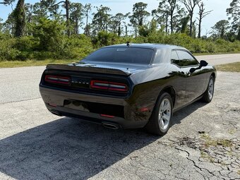 Dodge Challenger 3.6 V6 SXT PLUS - 7