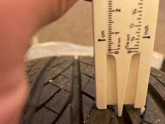 Prodám letní pneu BRIDGESTONE 215/60 R17 - DUSTER - 7