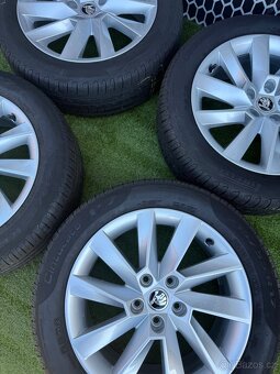 Škoda Superb 3 - 215/55 R17 - LETNí ORIGINÁLNÍ SADA - 7