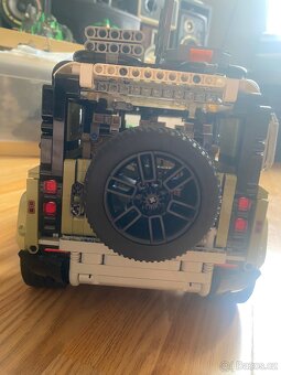 Lego 42110 Technic - Land Rover Defender - 7