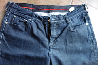dámské džíny ARMANI vel L pas 86 - 7