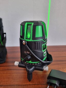 Prodám nový křížový laser HILDA se zeleným paprskem - 7