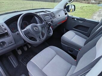 VW Multivan T5 2.5TDI 96 KW r.v.2009 7míst - 7