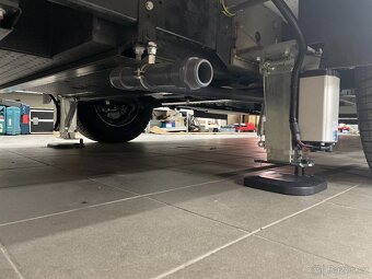 Elektrické stabilizační nohy Linnepe - Mercedes Benz - 7