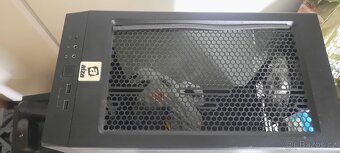 Počítačová skříň Fractal design - 7