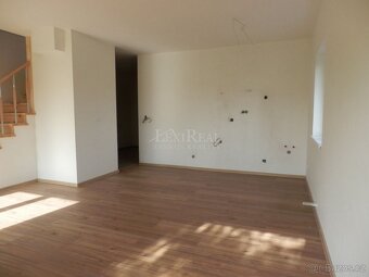 Prodej bytu 4+kk - 103 m2, zahrádka 70 m2 Stehelčeves - 7
