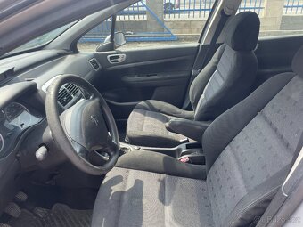 PEUGEOT 307 SW PANOARAMA 2.0 HDI 66KW 7 Míst 2004 - 7