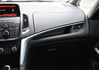 Opel Zafira TOURER 1.4T PO ROZVODECH 7MÍST - 7