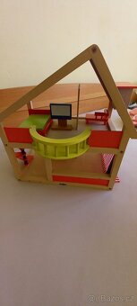 Detsky dreveny domecek pro mini panenky - 7