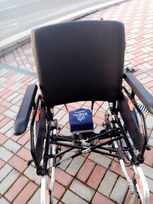 Invalidní vozík elektrickým pohonem - 7