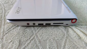 Malý notebook Acer Aspire one - 7