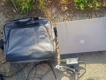 Notebook HP včetně nabíječky a pouzdra - 7