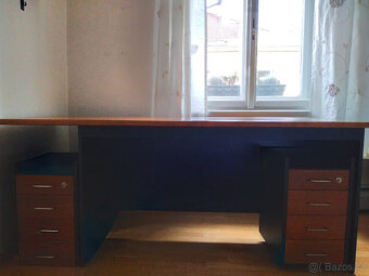 Pracovní stůl se zásuvkami - 7