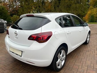 Opel Astra 1.6 i 85kW Xenon Tempomat Serviska - 7