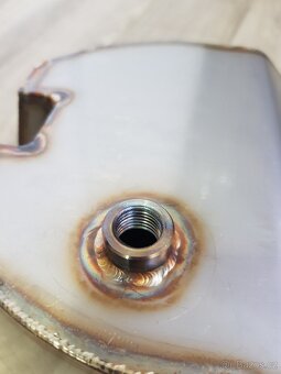 Jawa 50 pionýr, babetta, MUSTANG - NEREZOVÁ nádrž 5,5 - 6l - 7