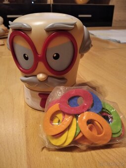 Hračky a různé společenské hry - 7