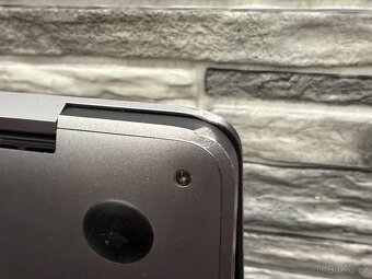 MacBook Pro 15" 2018 i7 / 32GB / 500 GB / Radeon Pro 560x - 7