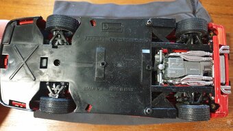 Prodám Ferrari Testarossa 1:18 - 7