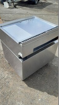 Elektrická grilovací deska Electrolux E7, nerezový tál - 7