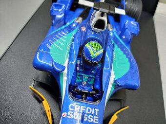 F1 SAUBER PETRONAS C24 2005 FELIPE MASSA MINICHAMPS 1:18 - 7