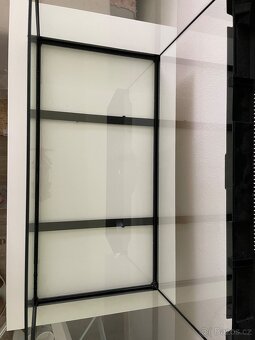 Prodám akvárium s krytem velikost 60 x 30 x 30 cm - 7