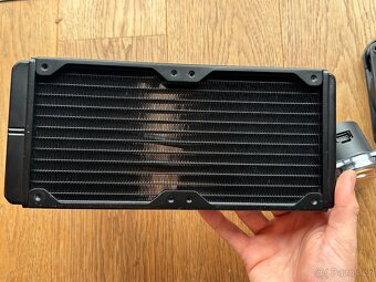 Vodní chlazení NZXT KRAKEN 240 RGB s LCD displejem - 7