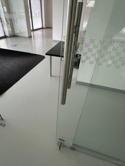 Skleněné posuvné dveře + panely - 7