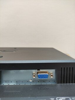 🖥️ LCD monitor ASUS VH192D - 19", funkční, VGA - 7
