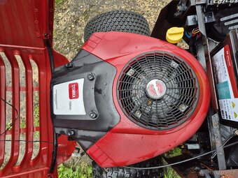 Zahradní traktor Toro DH 220 - 7