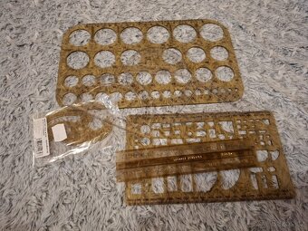 Různé rýsovací potřeby - 7