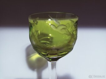 broušené barevné sklenky na víno 3 ks - 7