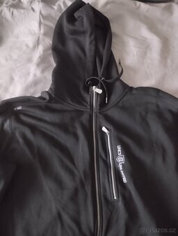 Prodám mikinu UNCS 3 nošené jak nová. Velikost 6 xxl . - 7