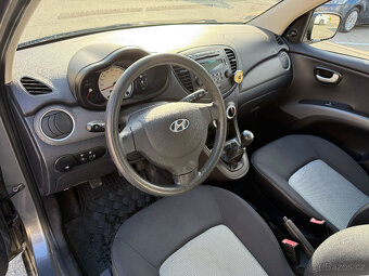 Prodám Hyundai i10 1.2 57kW – Bobik hledá novou rodinu - 7