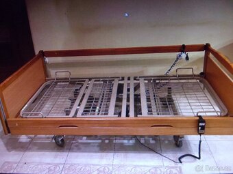 Elektrická polohovací zdravotní postel - 7