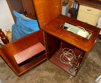 Šicí stroj Lada s elektrickým pohonem - 7