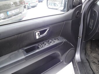 Prodám Kia Sorento 2.5,CRDi,4x4 automat - 7