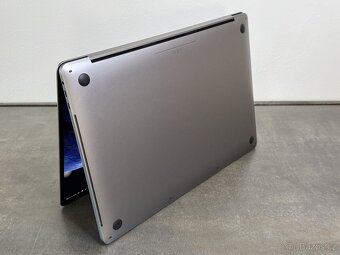 MacBook Pro 16" 2019 i7 / 512GB / 16GB / SG - 7