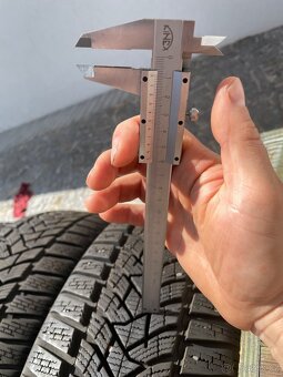 Prodám 4x Dunlop winter sport 5 215/65R16 98h - 7