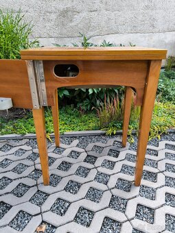 Elektrický šicí stroj Lucznik 415 TUR 2 se stolkem - 7