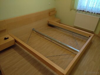 Manželská postel Malm 180x200 cm - 7