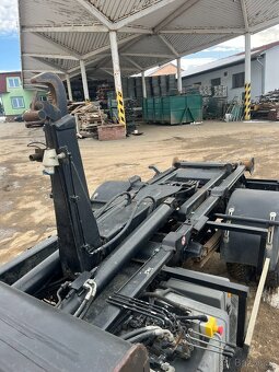 Iveco ML 80 E kontejnér - 7