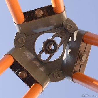 geodetický stativ - 7