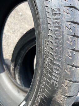 Bridgestone 245/45RF20 - 7
